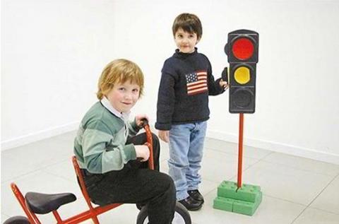 Модель світлофора для навчання ПДР