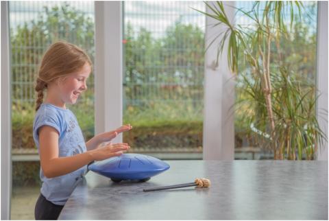 Музичний барабан червоний