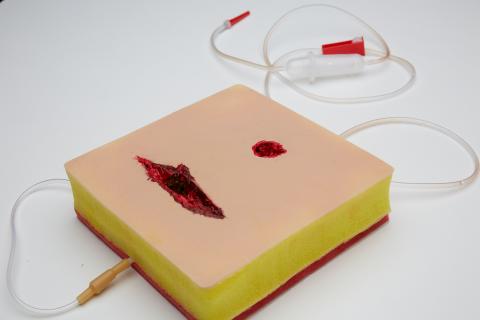 Тренажер для тампонування ранового каналу